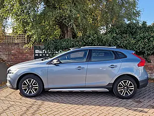 Used 2018 Volvo V40 Cross Country Mussel Blue - Interior and Exterior details 2