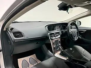 Used 2018 Volvo V40 Cross Country Nav Plus Silver - Interior and Exterior details 12