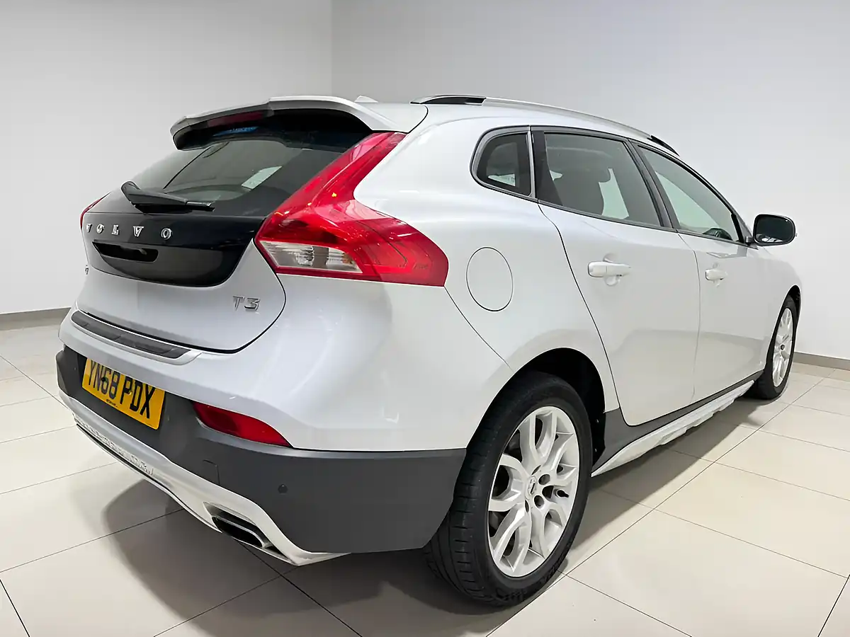 Used 2018 Volvo V40 Cross Country Nav Plus Silver - Interior and Exterior details 8