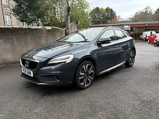 Used 2018 Volvo V40 Cross Country Pro Blue - Interior and Exterior details 3