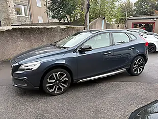 Used 2018 Volvo V40 Cross Country Pro Blue - Interior and Exterior details 4