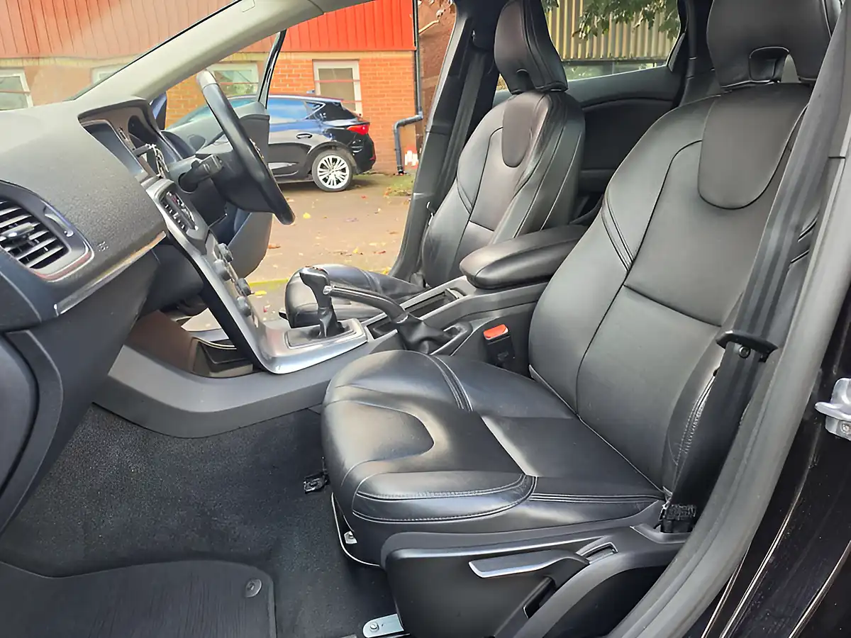 Used 2018 Volvo V40 Inscription Black - Interior and Exterior details 10
