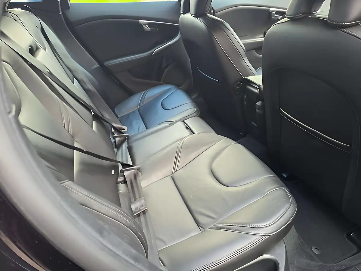 Used 2018 Volvo V40 Inscription Black - Interior and Exterior details 11