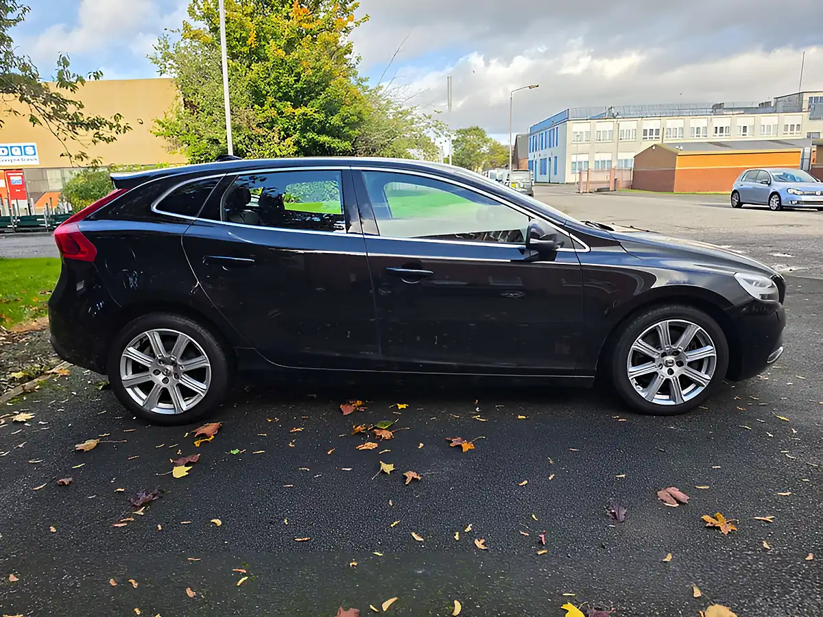 Used 2018 Volvo V40 Inscription Black - Interior and Exterior details 15