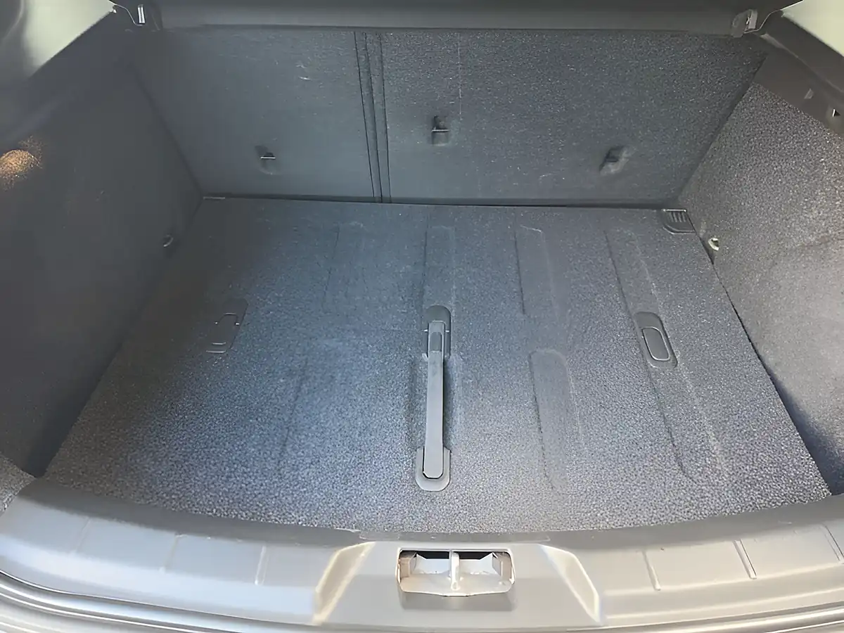 Used 2018 Volvo V40 Inscription Black - Interior and Exterior details 18