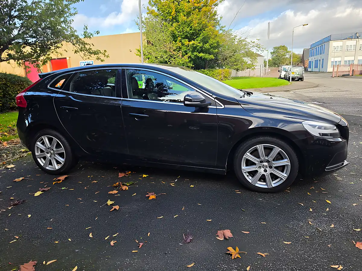 Used 2018 Volvo V40 Inscription Black - Interior and Exterior details 4