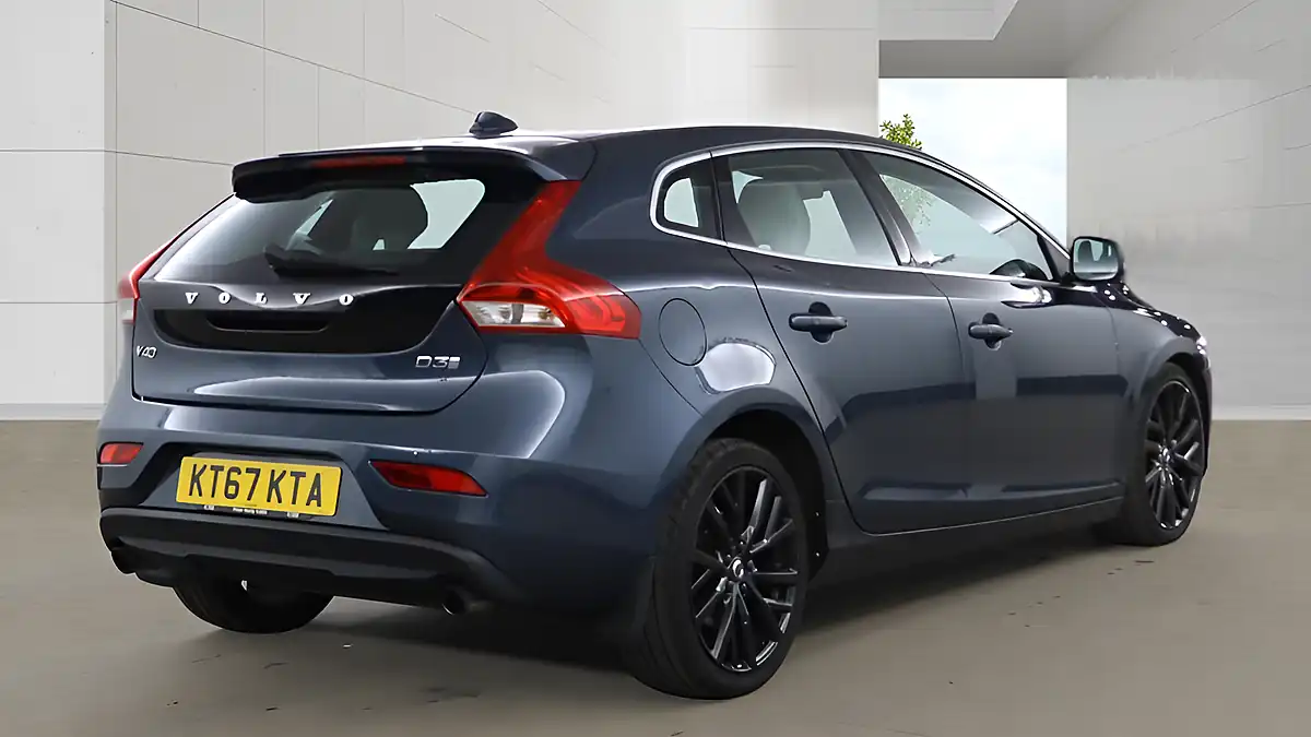 Used 2018 Volvo V40 Inscription Blue - Interior and Exterior details 4