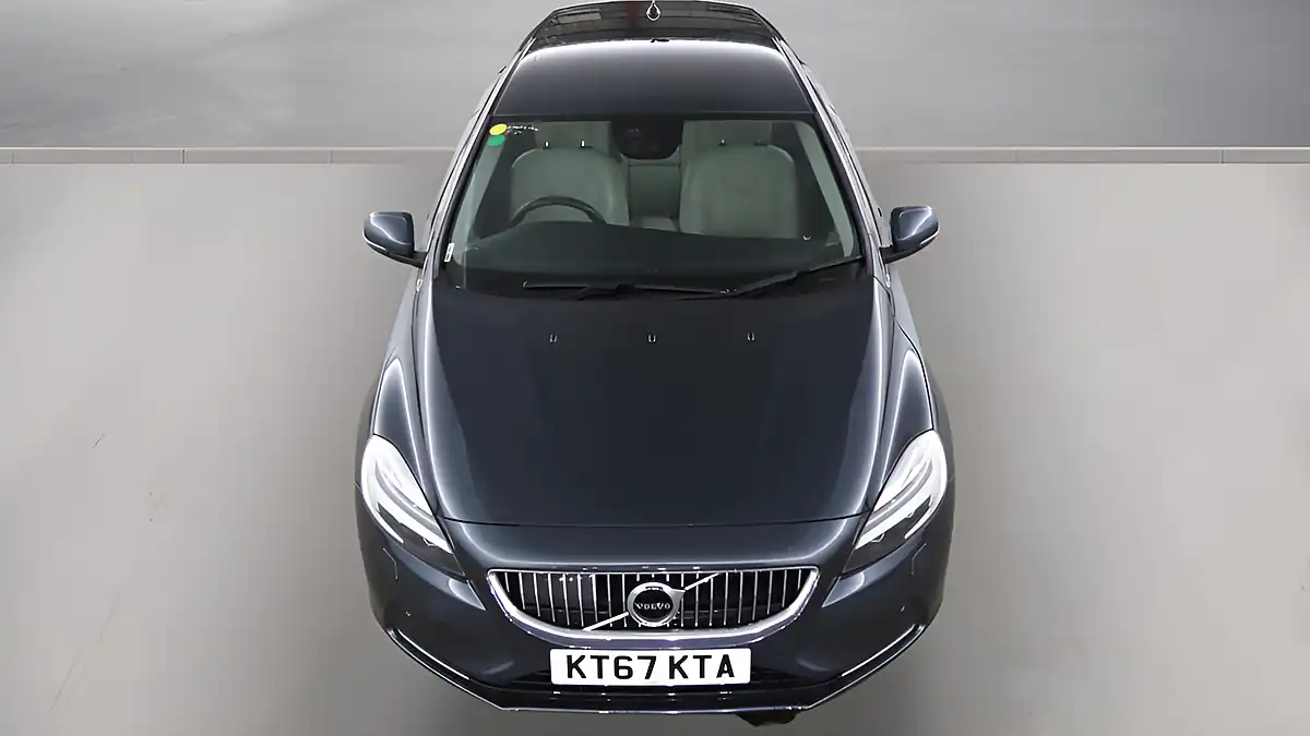 Used 2018 Volvo V40 Inscription Blue - Interior and Exterior details 5