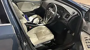Used 2018 Volvo V40 Inscription Blue - Interior and Exterior details 8