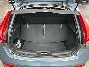 Used 2018 Volvo V40 Inscription Blue - Interior and Exterior details 10