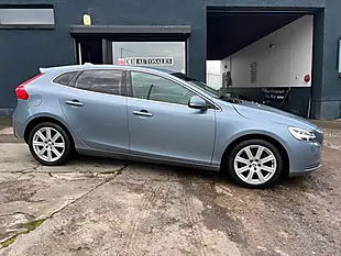 Used 2018 Volvo V40 Inscription Blue - Interior and Exterior details 3