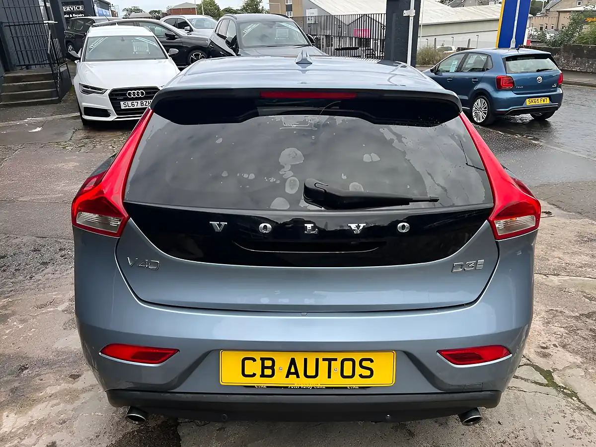Used 2018 Volvo V40 Inscription Blue - Interior and Exterior details 5