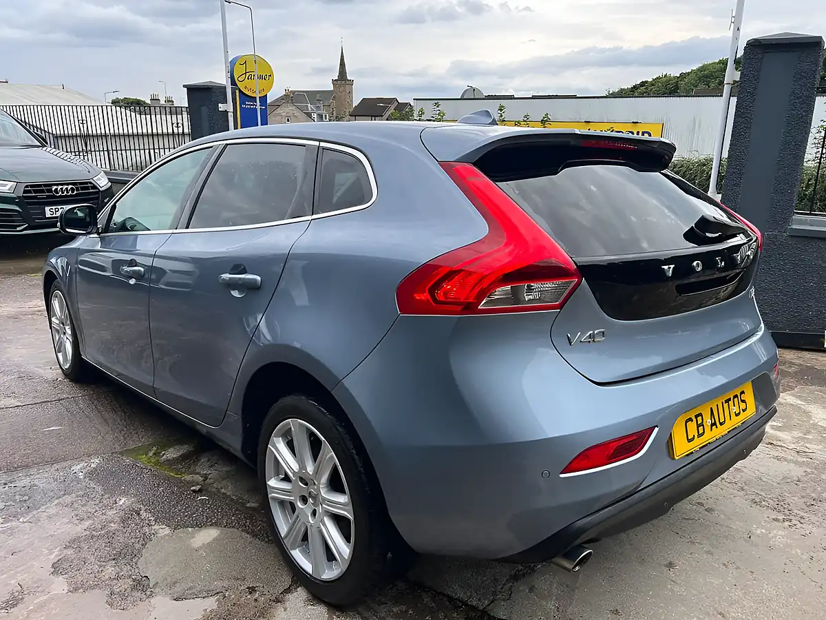 Used 2018 Volvo V40 Inscription Blue - Interior and Exterior details 6