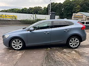 Used 2018 Volvo V40 Inscription Blue - Interior and Exterior details 7