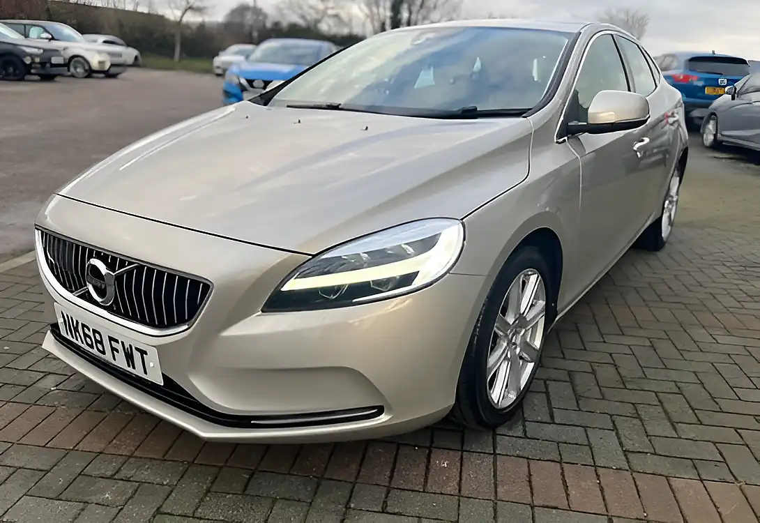 Used 2018 Volvo V40 Inscription Gold - Interior and Exterior details 13