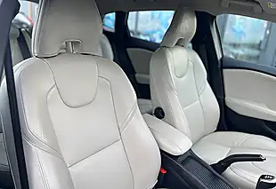 Used 2018 Volvo V40 Inscription Gold - Interior and Exterior details 17