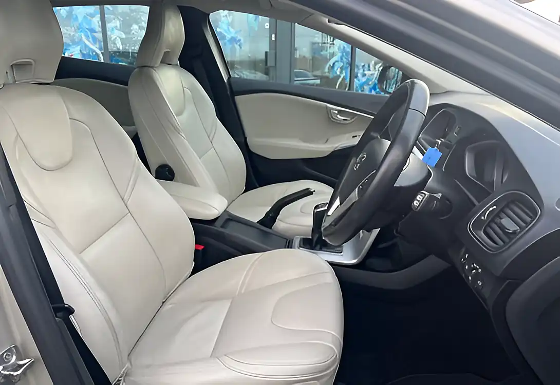 Used 2018 Volvo V40 Inscription Gold - Interior and Exterior details 18