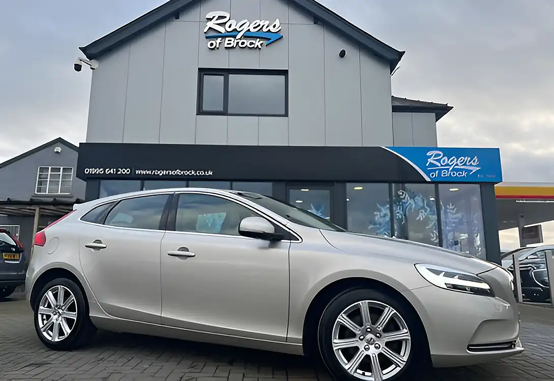 Used 2018 Volvo V40 Inscription Gold - Interior and Exterior details 2