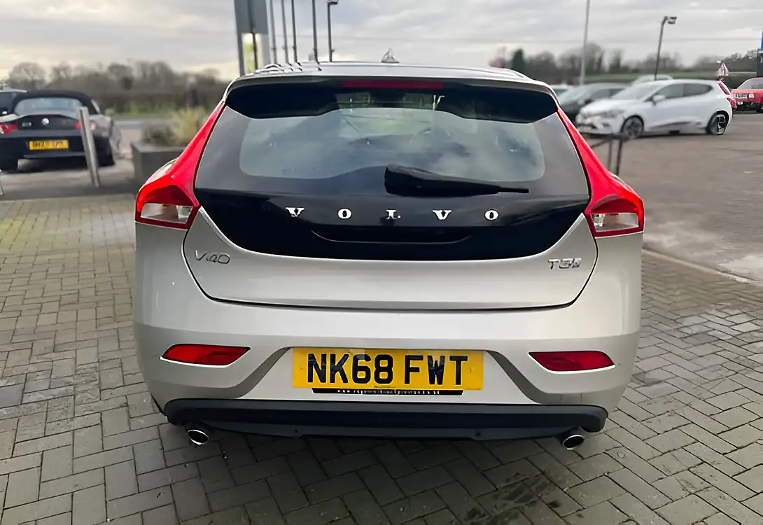 Used 2018 Volvo V40 Inscription Gold - Interior and Exterior details 8