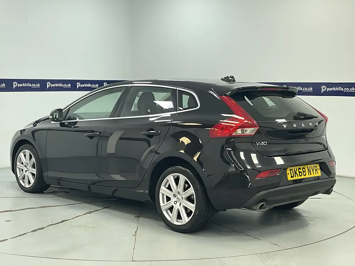 Used 2018 Volvo V40 Inscription Onyx Black - Interior and Exterior details 4