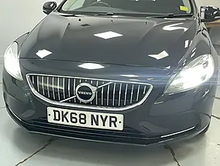 Used 2018 Volvo V40 Inscription Onyx Black - Interior and Exterior details 6