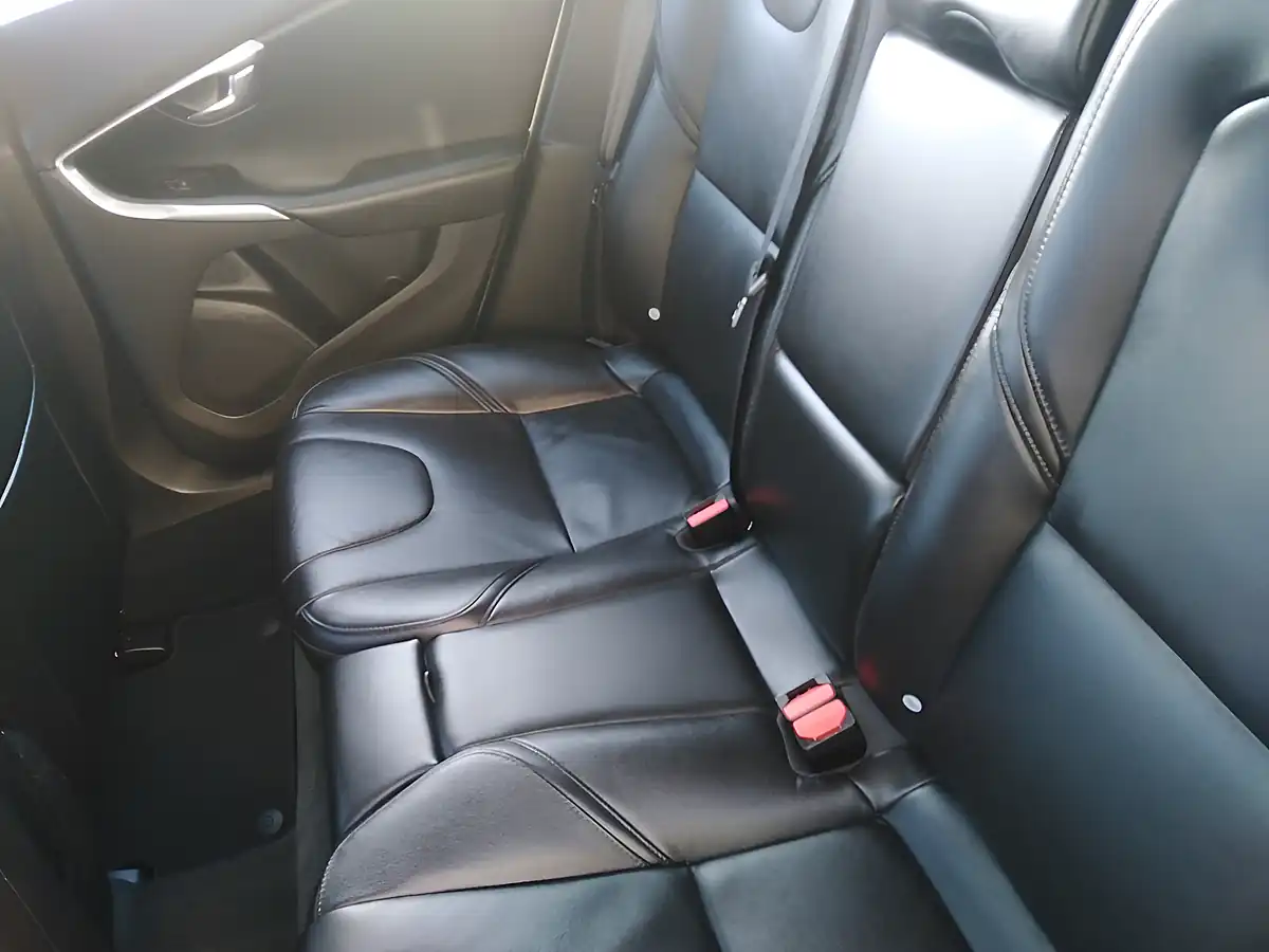 Used 2018 Volvo V40 Inscription Silver - Interior and Exterior details 12