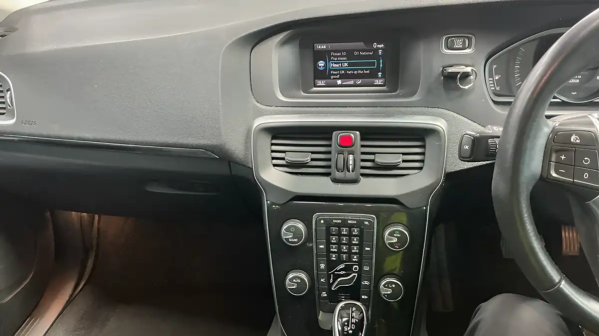 Used 2018 Volvo V40 Momentum Blue - Interior and Exterior details 12