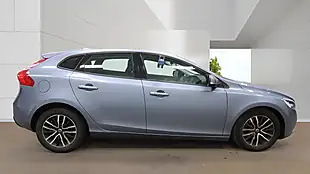 Used 2018 Volvo V40 Momentum Blue - Interior and Exterior details 5