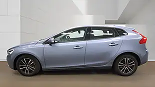 Used 2018 Volvo V40 Momentum Blue - Interior and Exterior details 6