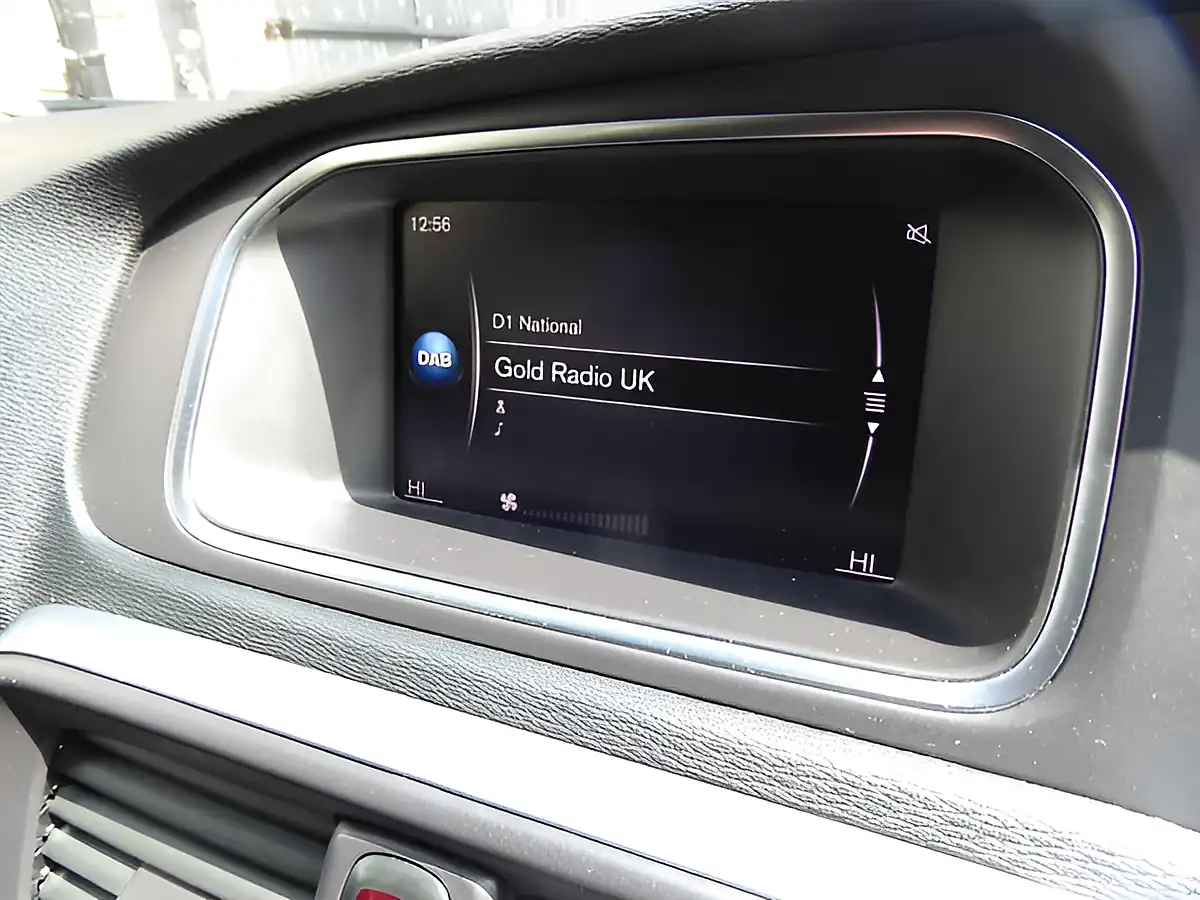 Used 2018 Volvo V40 Momentum Nav Plus Black - Interior and Exterior details 12