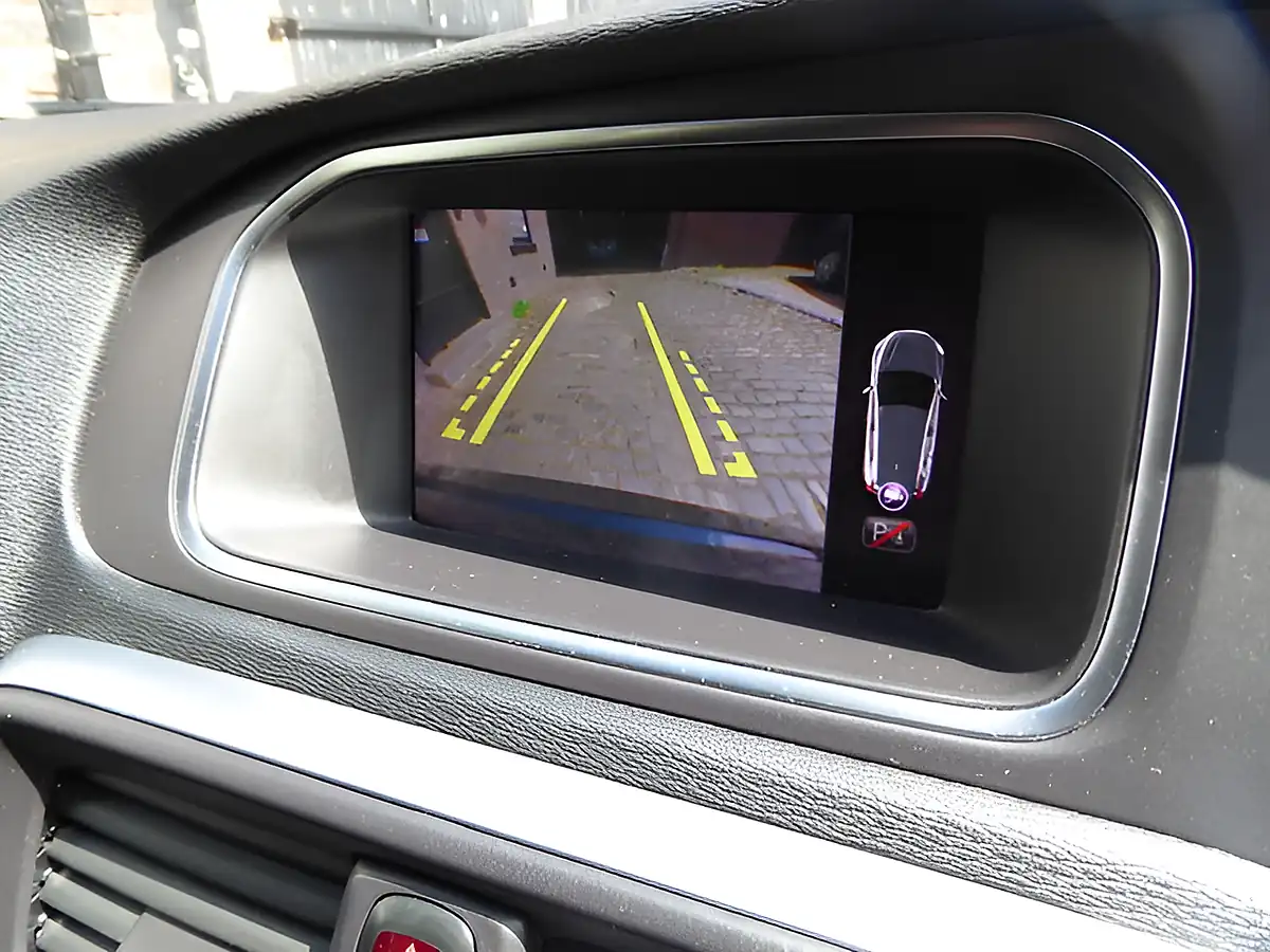 Used 2018 Volvo V40 Momentum Nav Plus Black - Interior and Exterior details 14