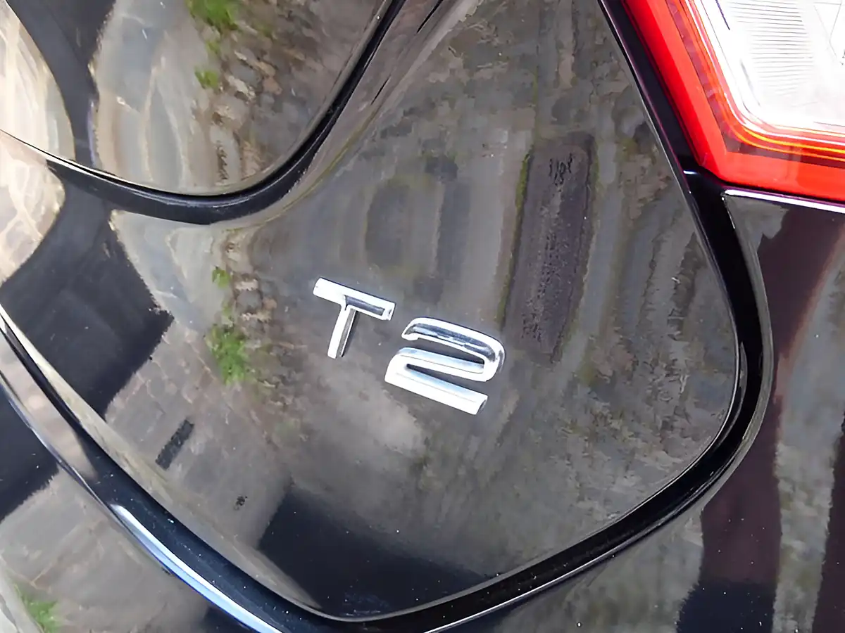 Used 2018 Volvo V40 Momentum Nav Plus Black - Interior and Exterior details 19