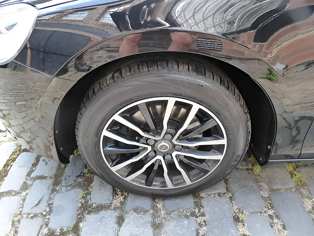 Used 2018 Volvo V40 Momentum Nav Plus Black - Interior and Exterior details 8