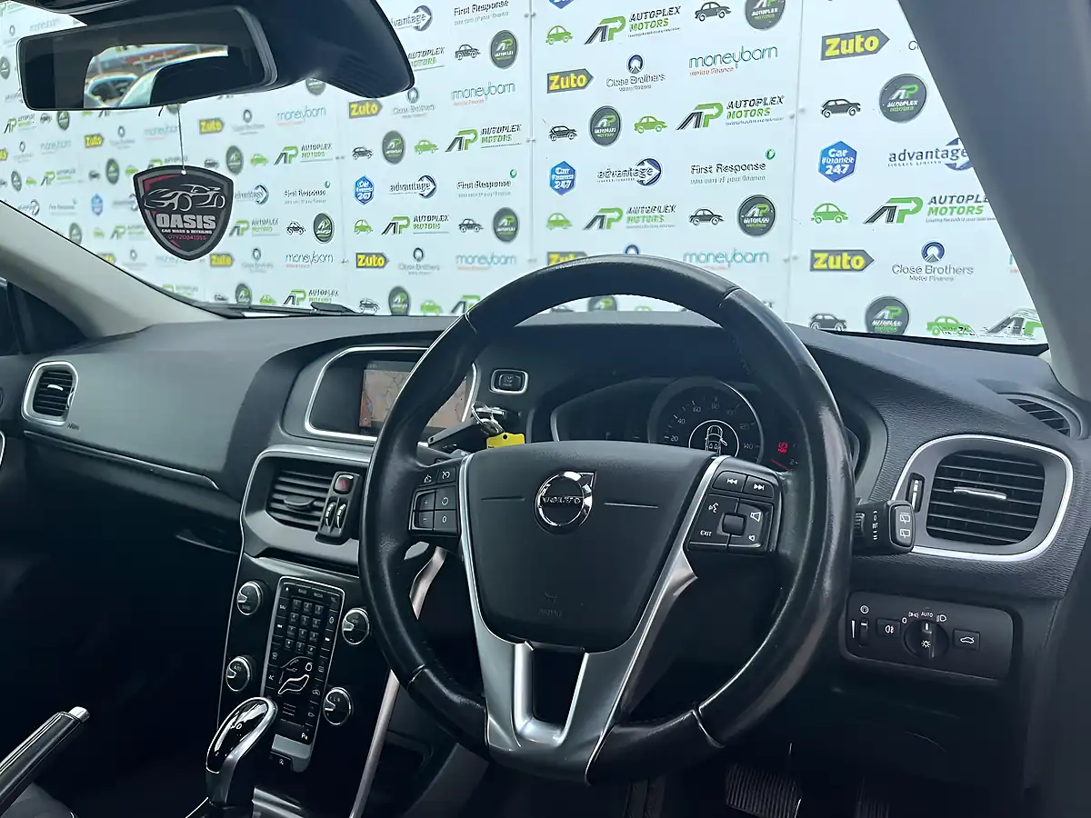 Used 2018 Volvo V40 Momentum Nav Plus Black - Interior and Exterior details 15