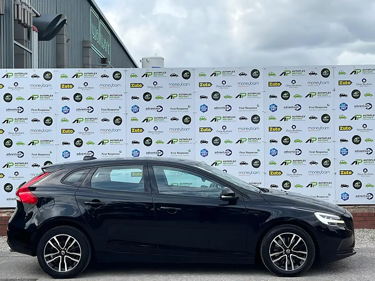Used 2018 Volvo V40 Momentum Nav Plus Black - Interior and Exterior details 9
