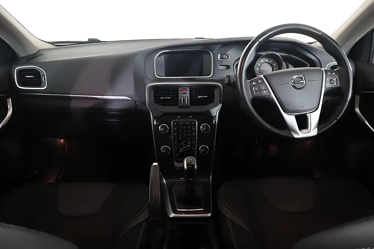 Used 2018 Volvo V40 Momentum Nav Plus Grey - Interior and Exterior details 13