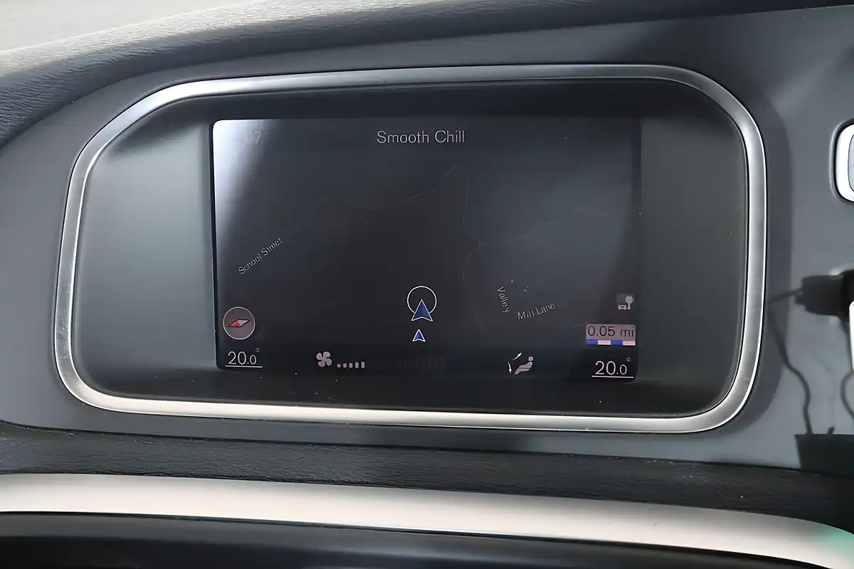 Used 2018 Volvo V40 Momentum Nav Plus Grey - Interior and Exterior details 16