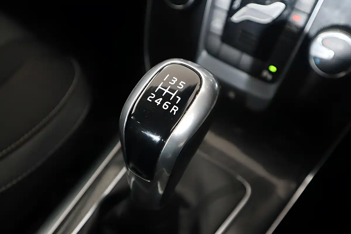 Used 2018 Volvo V40 Momentum Nav Plus Grey - Interior and Exterior details 18