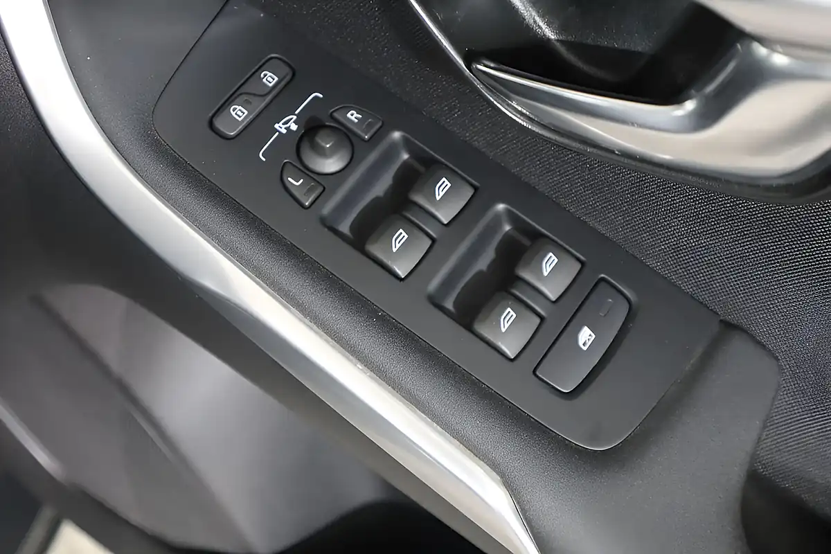 Used 2018 Volvo V40 Momentum Nav Plus Grey - Interior and Exterior details 20