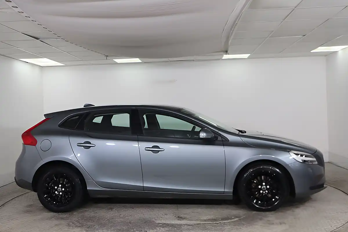 Used 2018 Volvo V40 Momentum Nav Plus Grey - Interior and Exterior details 7
