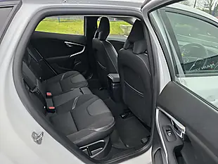 Used 2018 Volvo V40 Momentum White - Interior and Exterior details 10