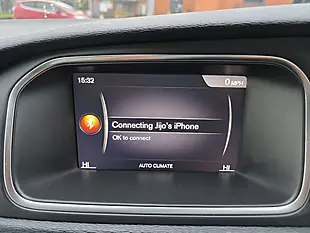 Used 2018 Volvo V40 Momentum White - Interior and Exterior details 12