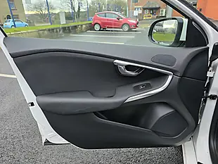 Used 2018 Volvo V40 Momentum White - Interior and Exterior details 14