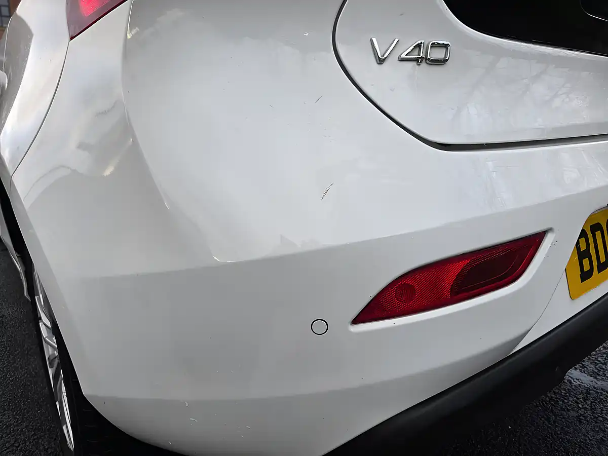 Used 2018 Volvo V40 Momentum White - Interior and Exterior details 15