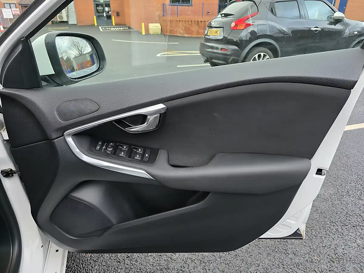 Used 2018 Volvo V40 Momentum White - Interior and Exterior details 18