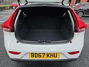 Used 2018 Volvo V40 Momentum White - Interior and Exterior details 19