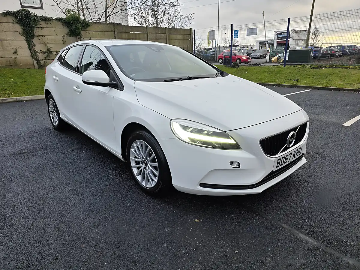 Used 2018 Volvo V40 Momentum White - Interior and Exterior details 2