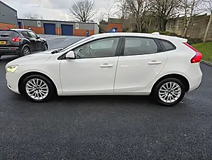 Used 2018 Volvo V40 Momentum White - Interior and Exterior details 5