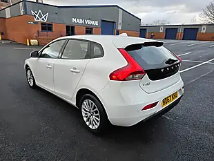 Used 2018 Volvo V40 Momentum White - Interior and Exterior details 8
