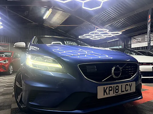 2018 Volvo V40 R-Design D4